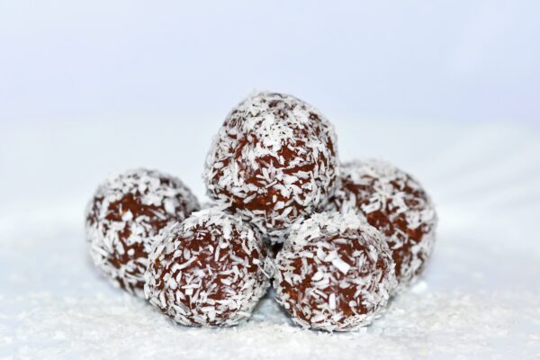 Snacks healthy :boules d'énergie aux dattes et noix