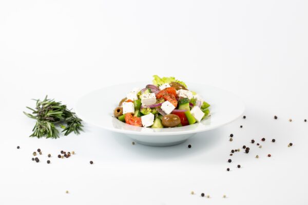 Fraîcheur : laitue, tomates cerise, pastèque, feta, menthe